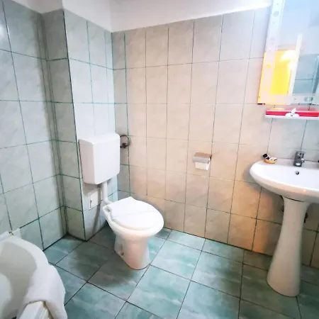 Berlin 2*